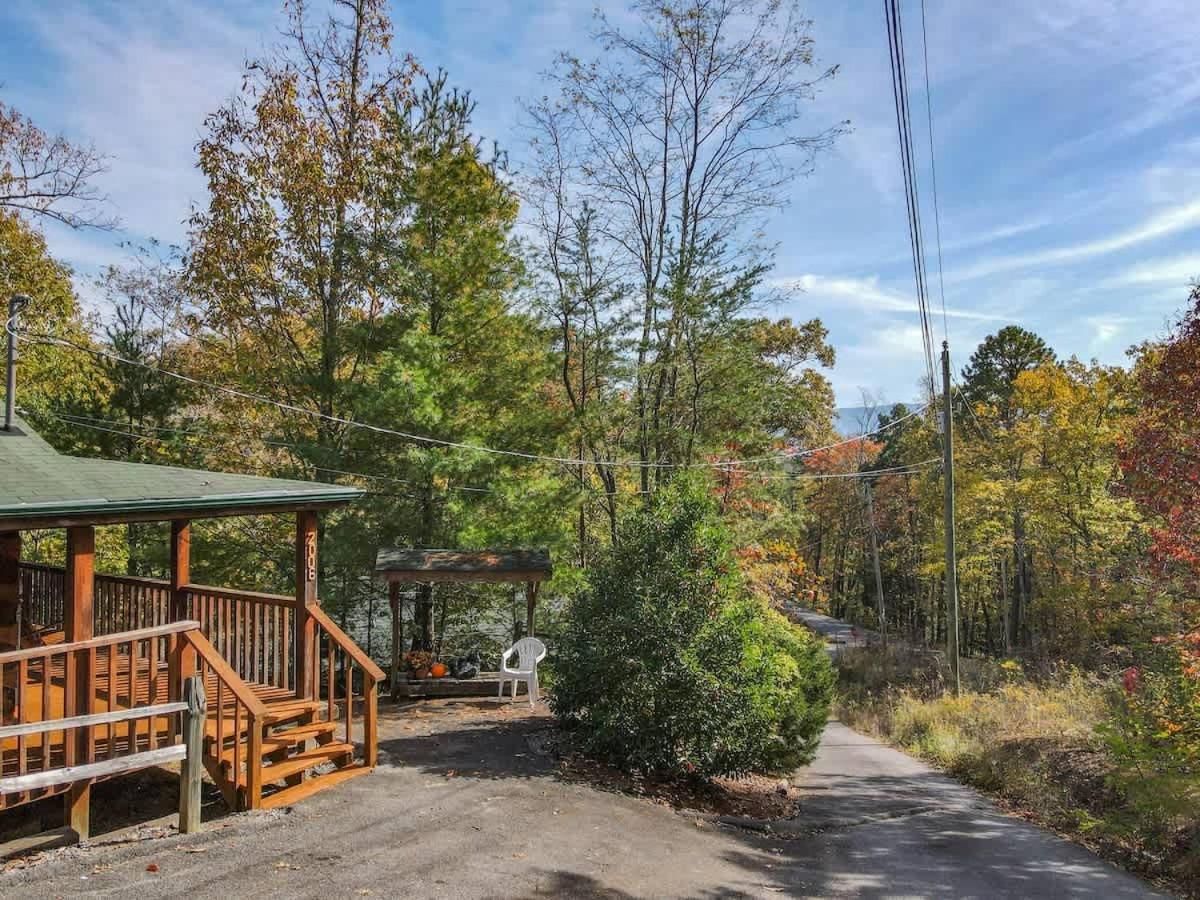 View! Cozy, Private, Fireplace, Hot Tub Log Cabin, Honeymoon! Sevierville Esterno foto
