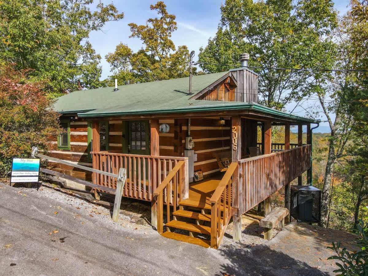 View! Cozy, Private, Fireplace, Hot Tub Log Cabin, Honeymoon! Sevierville Esterno foto