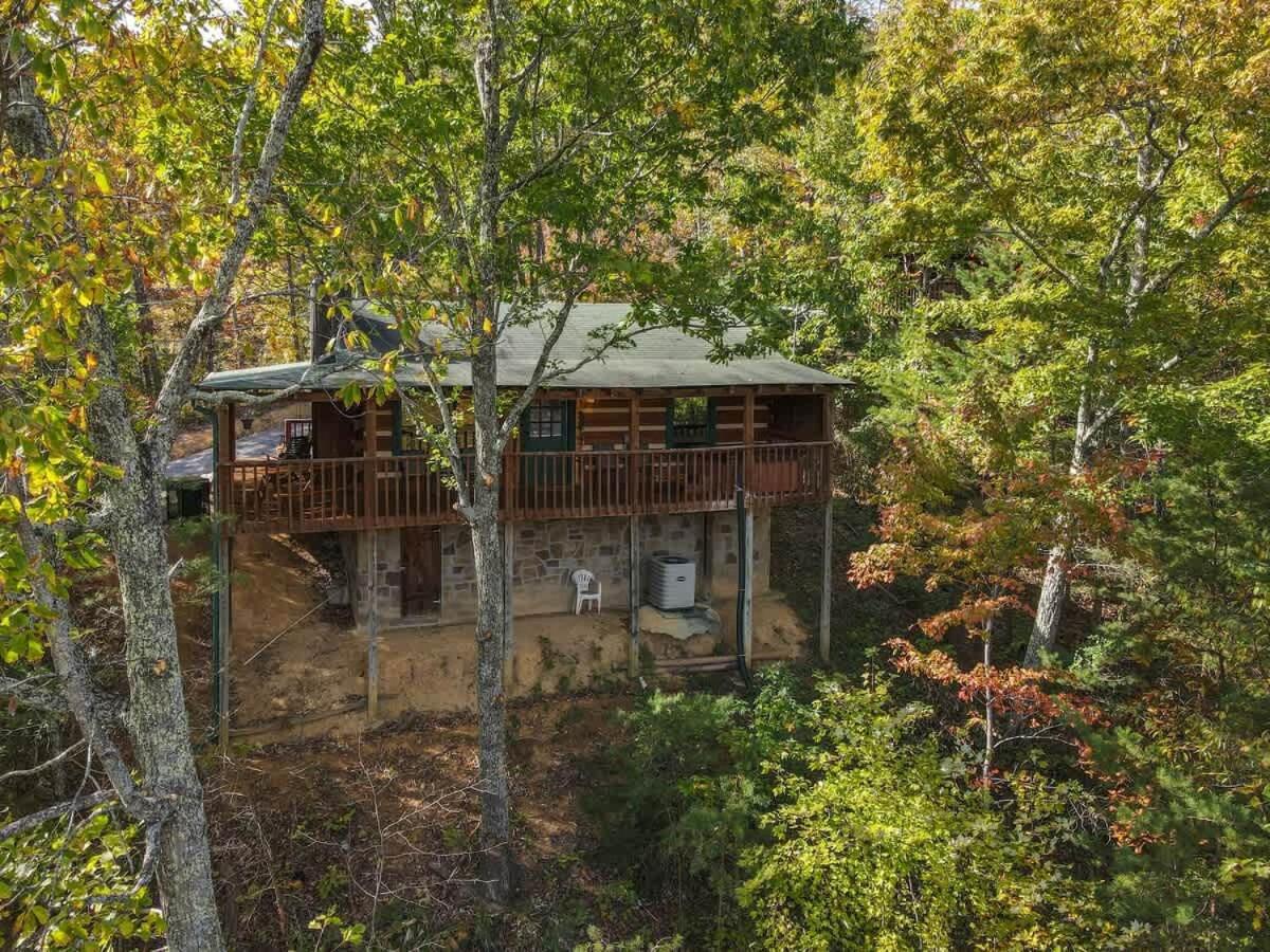 View! Cozy, Private, Fireplace, Hot Tub Log Cabin, Honeymoon! Sevierville Esterno foto